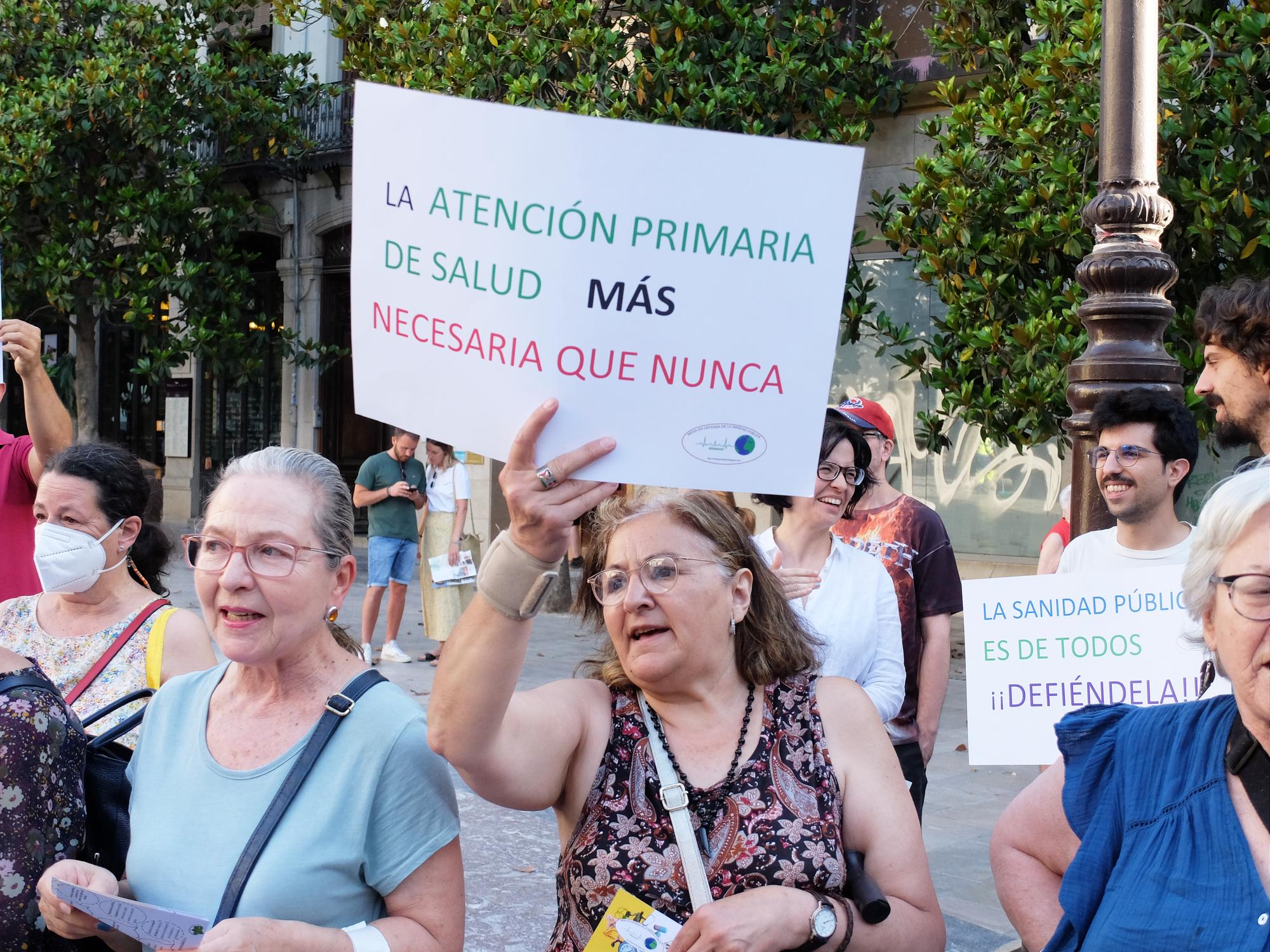 Mujer defendiendo sanidad pública